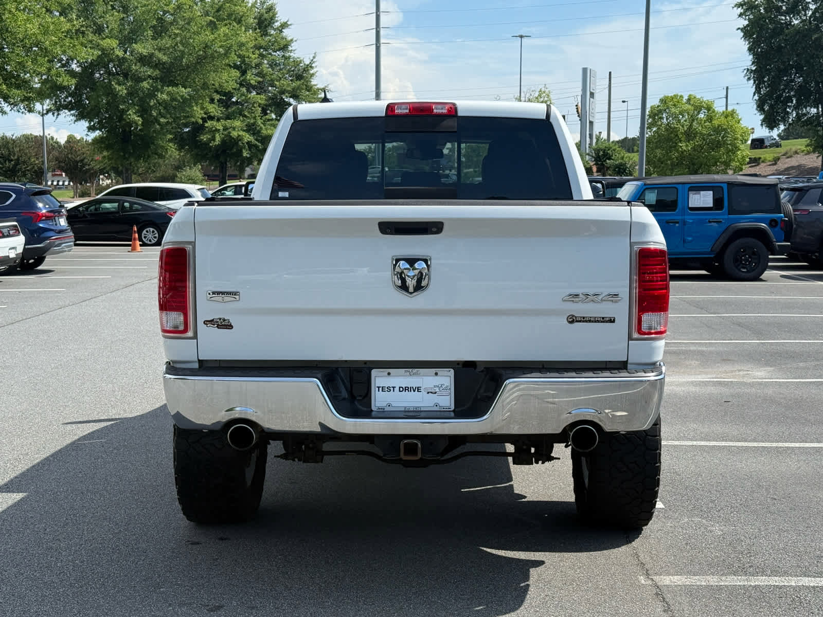 Used 2015 RAM 1500 Laramie w/ Convenience Group AWD/4WD image 4