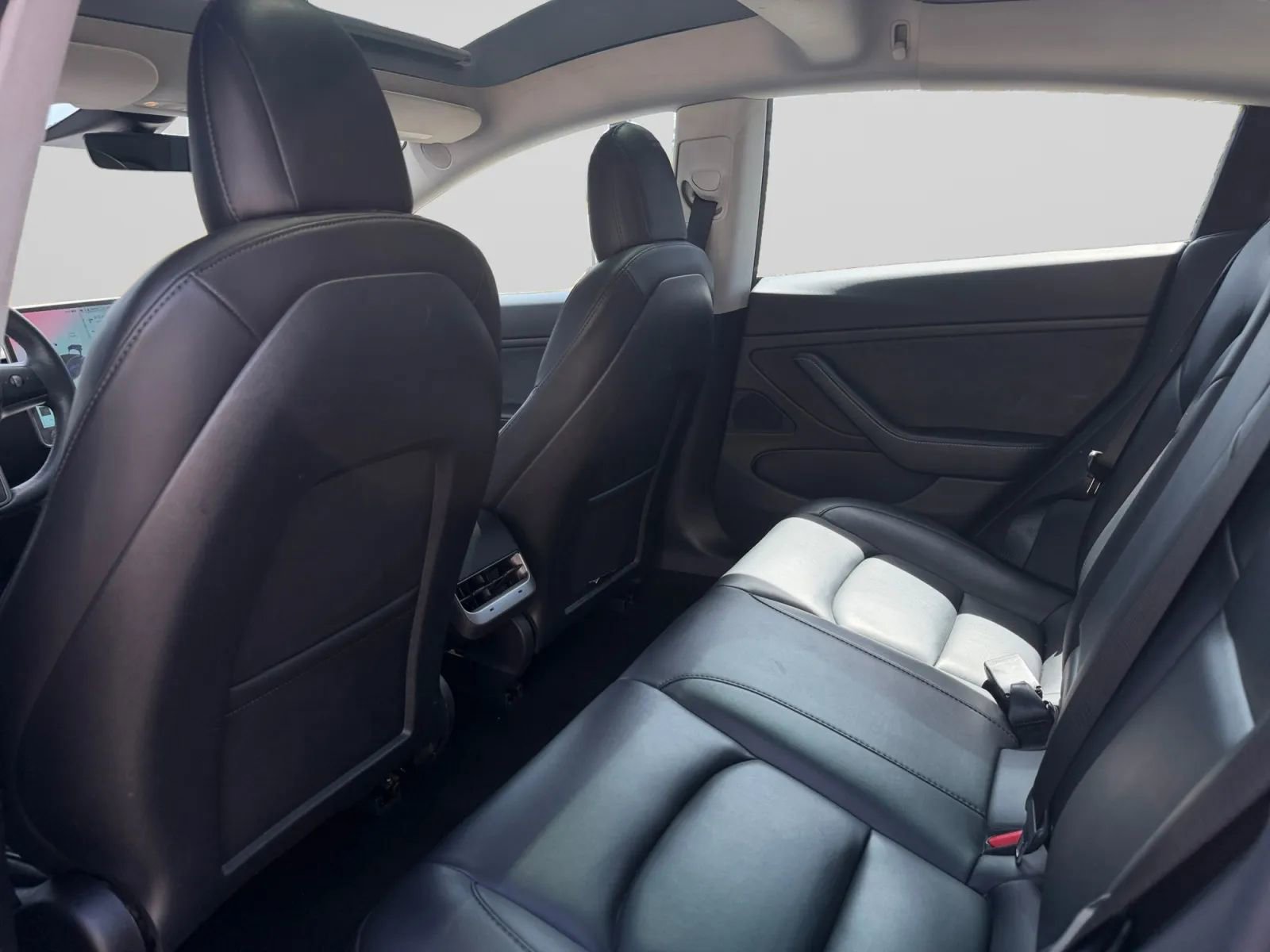 Used 2021 Tesla Model 3 Long Range AWD/4WD image 27