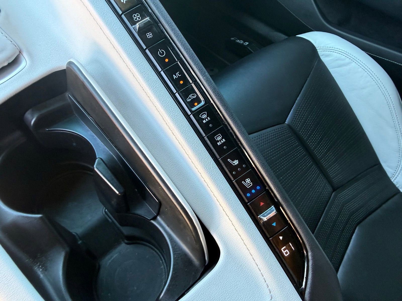 Used 2020 Chevrolet Corvette Stingray Preferred Cpe w/ 2LT Preferred Equipment Group image 28