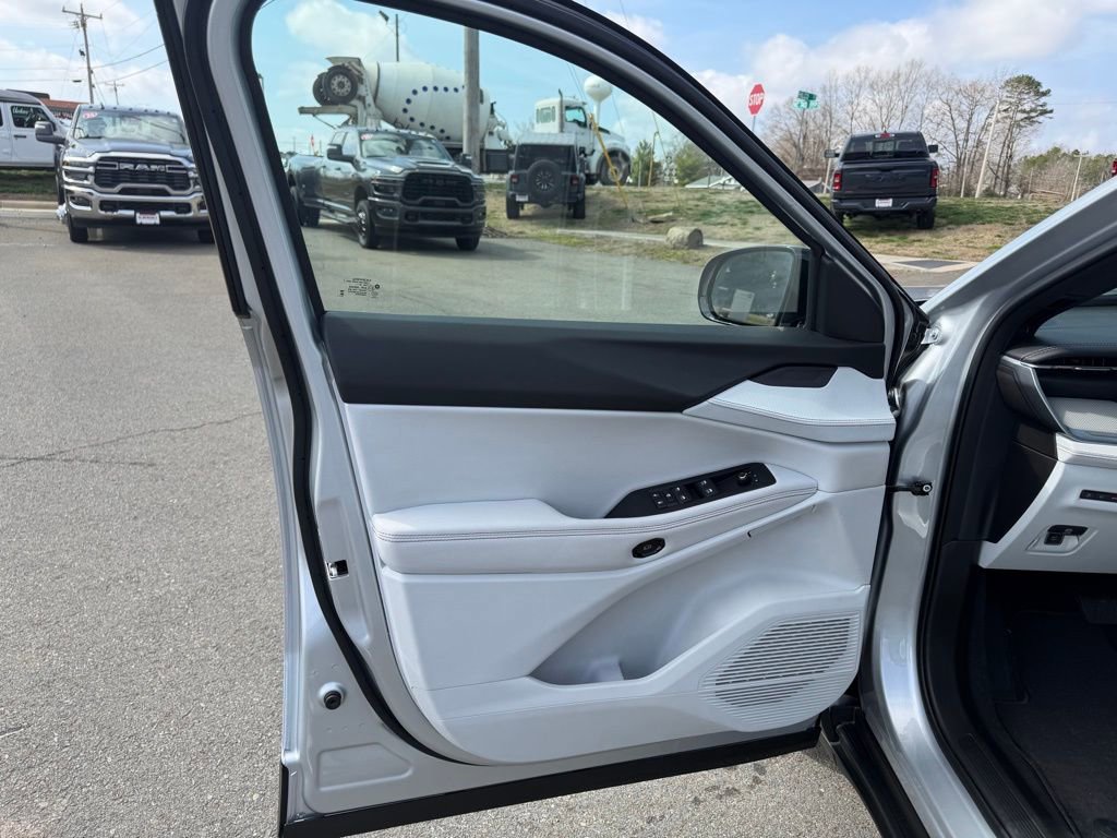 New 2026 Jeep Cherokee Limited image 13