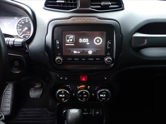 Used 2017 Jeep Renegade Latitude AWD/4WD image 9