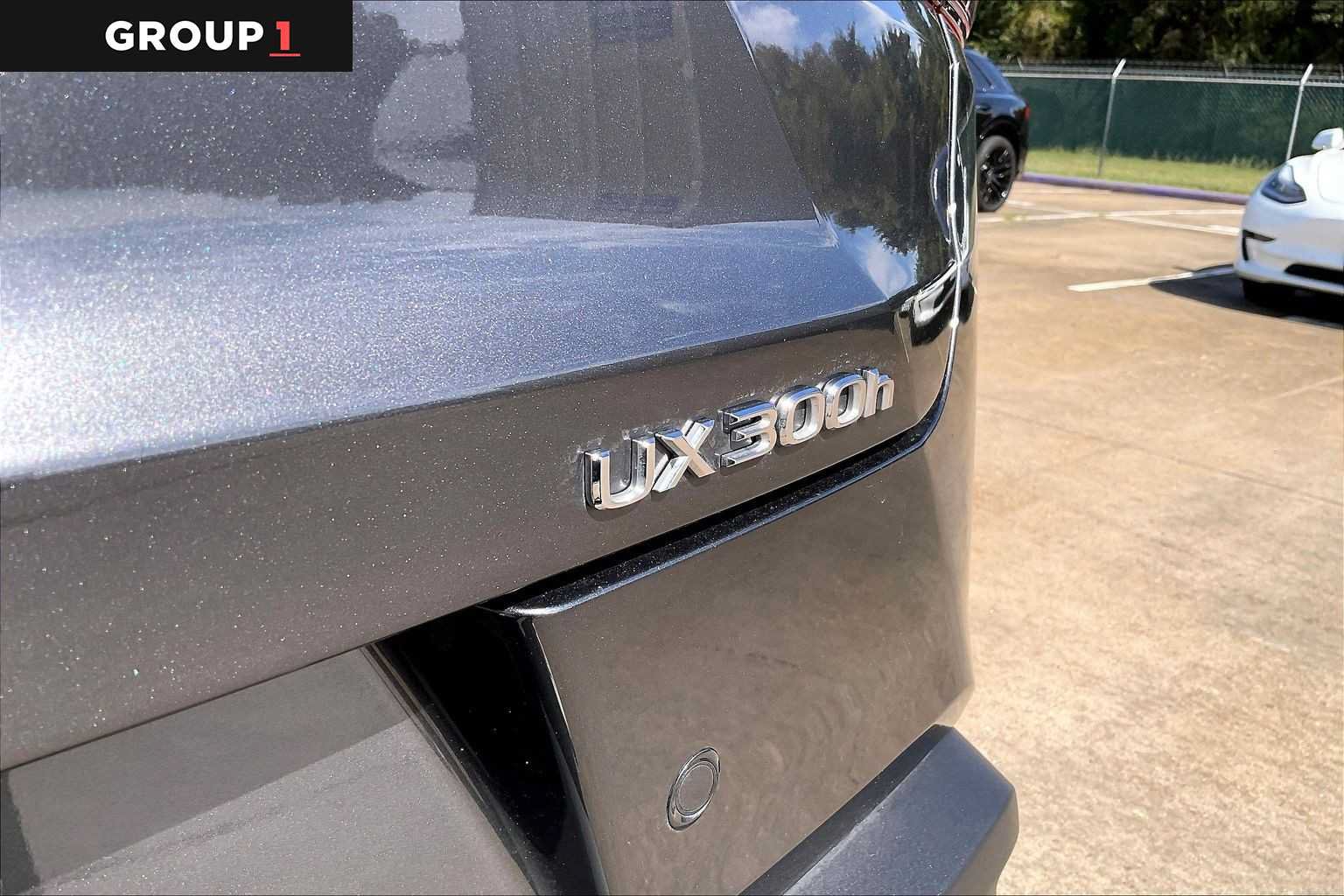 Used 2026 Lexus UX 300h FWD w/ Cold Area Package image 28