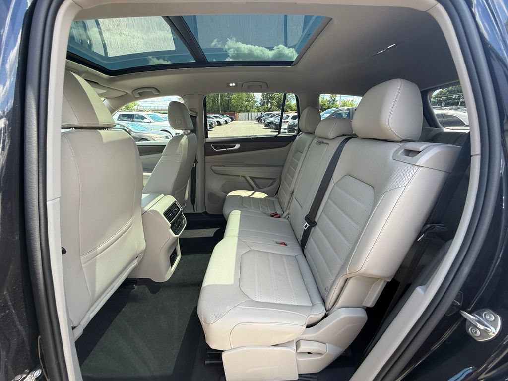 Used 2025 Volkswagen Atlas SEL AWD/4WD image 22