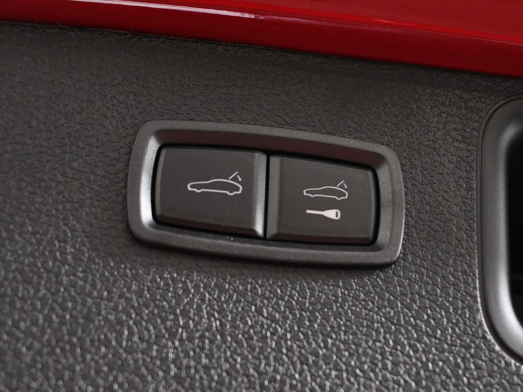 Used 2026 Porsche Macan AWD/4WD image 44