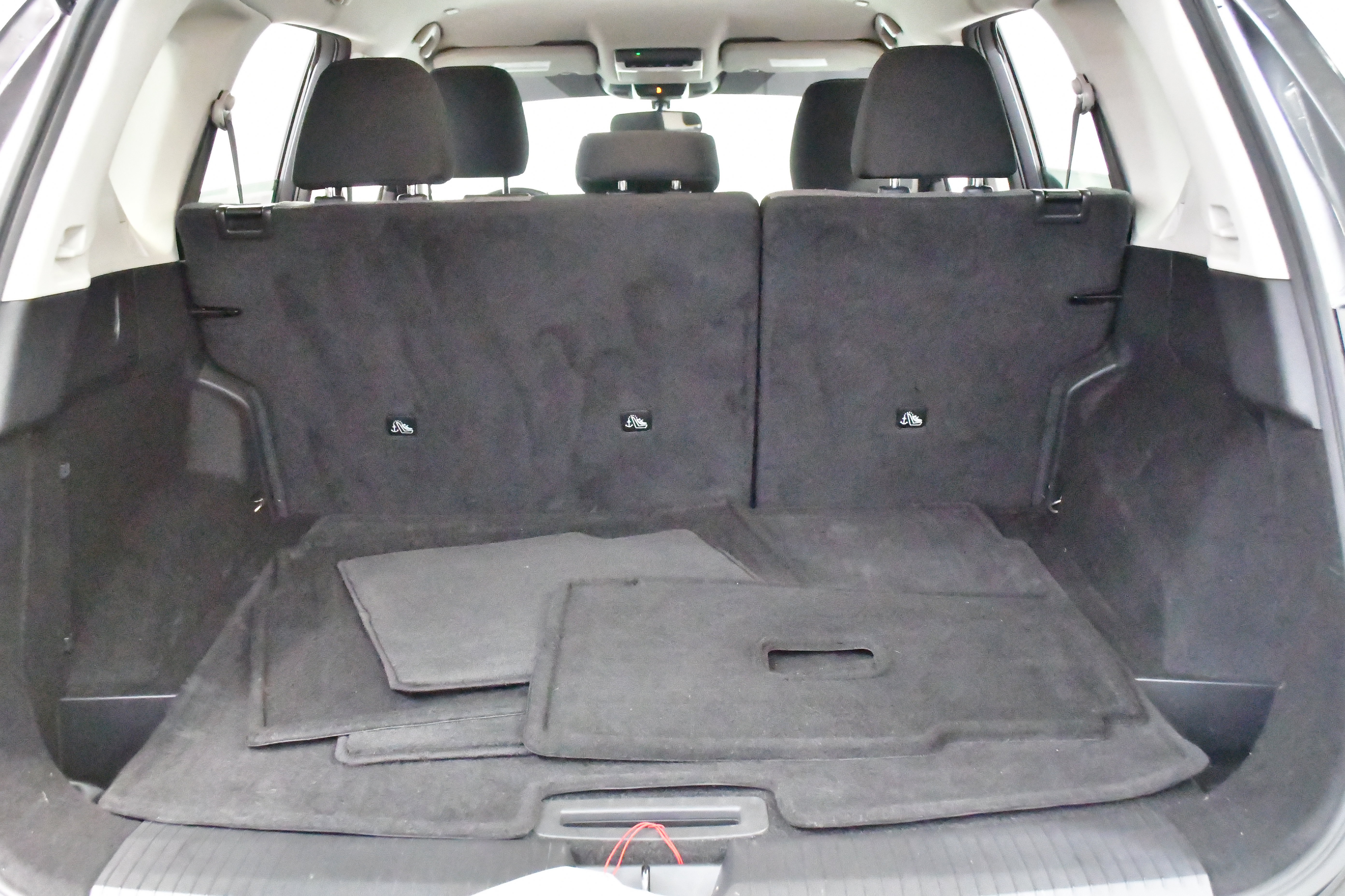 Used 2023 Nissan Rogue SV image 34