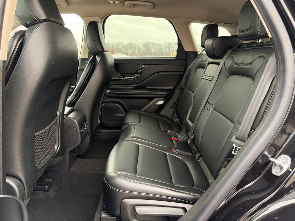 Used 2023 Lincoln Corsair Standard image 33