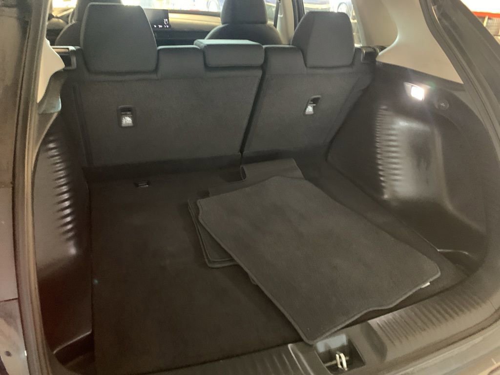 Used 2023 Honda HR-V LX image 39