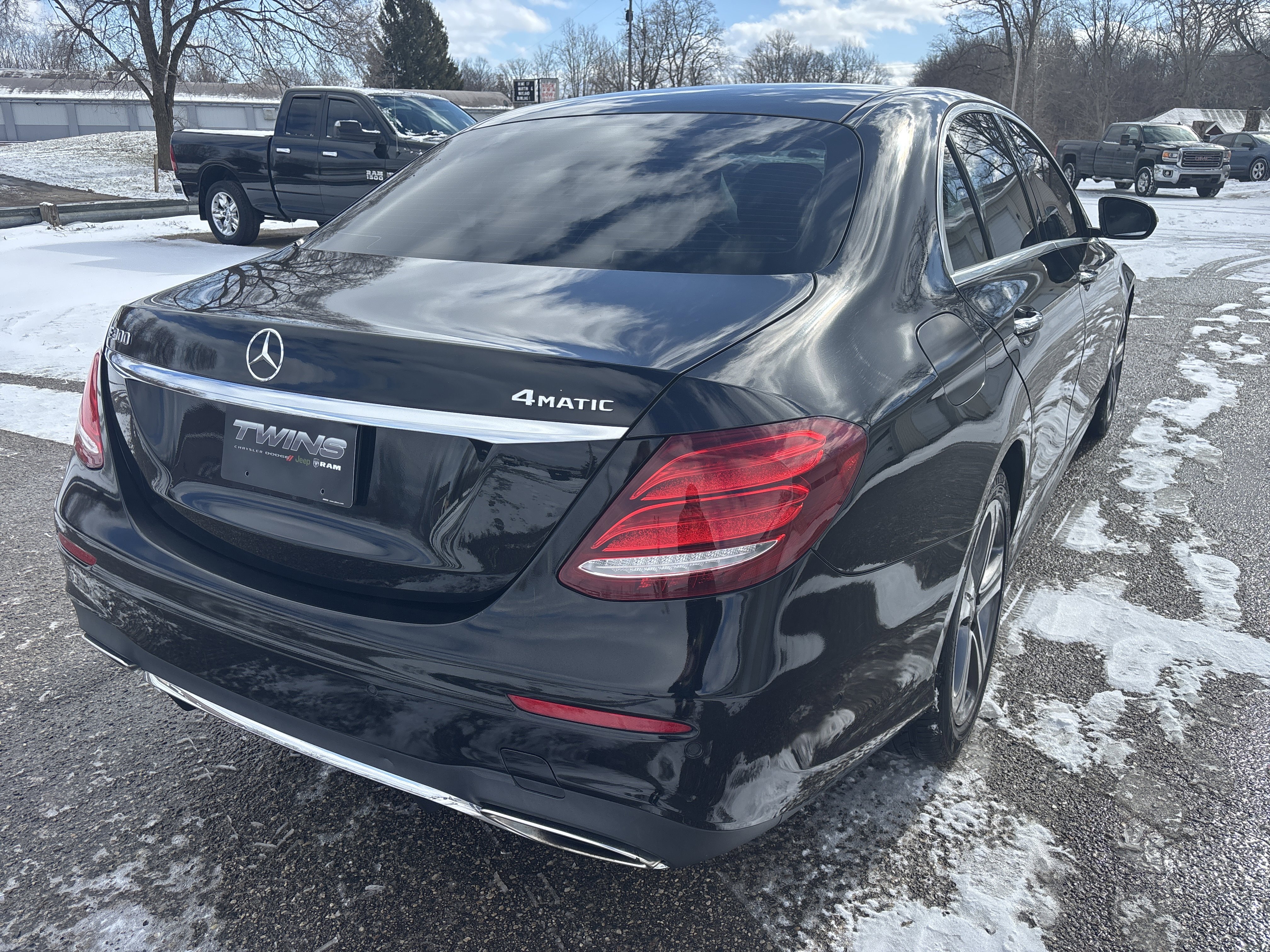 Used 2018 Mercedes-Benz E 300 4MATIC image 5