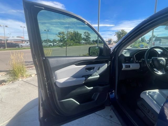 Used 2025 Honda Pilot Touring image 13