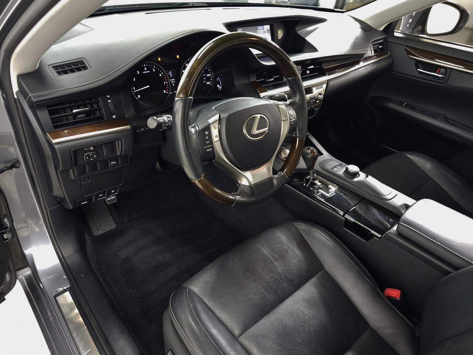 Used 2013 Lexus ES 350 w/ Luxury Pkg FWD image 12