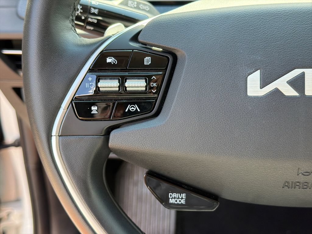 Used 2022 Kia EV6 Light RWD image 25