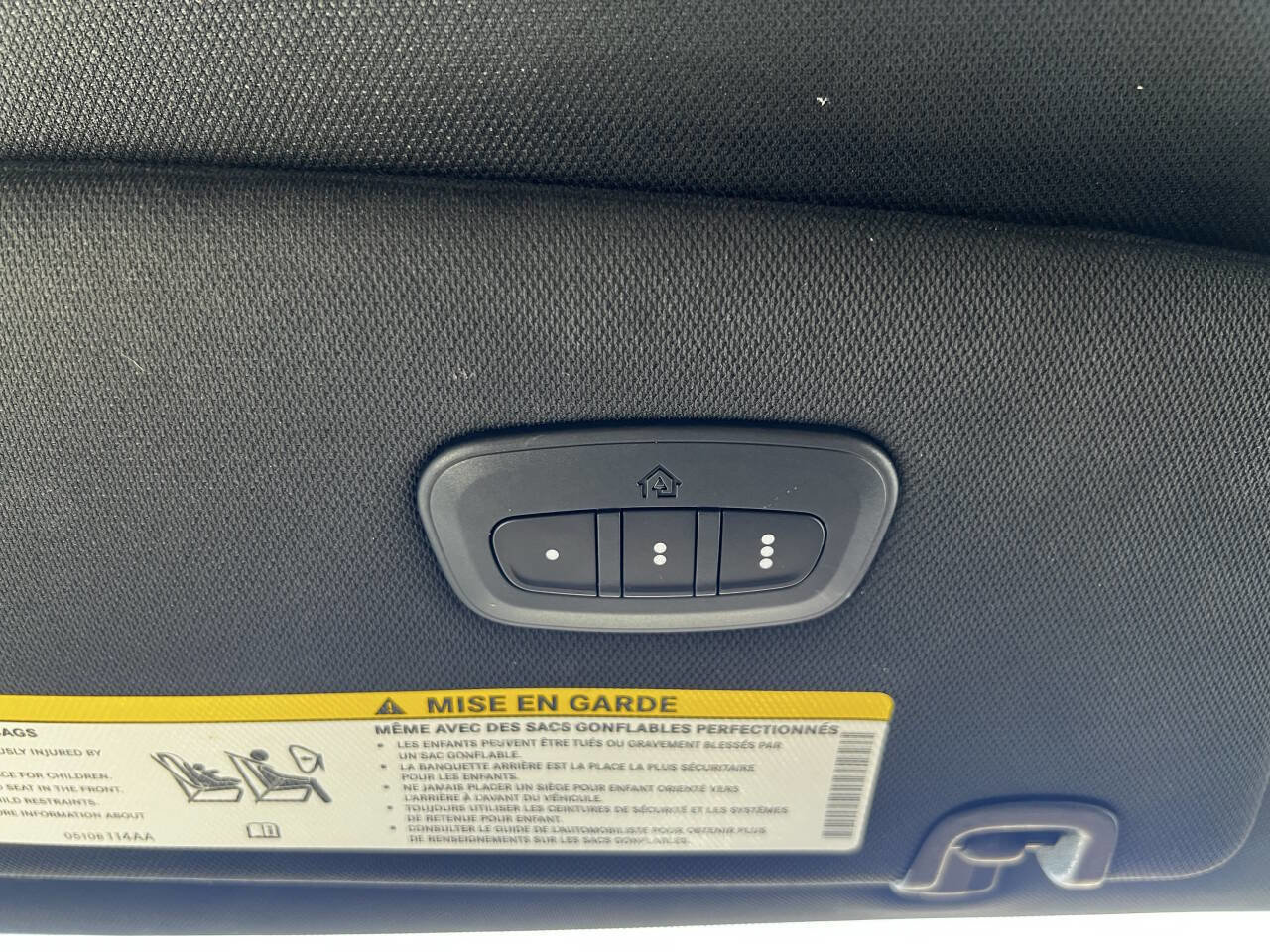 Used 2020 Chrysler Pacifica Limited image 28