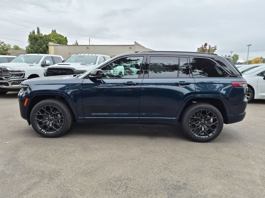 New 2027 Jeep Grand Cherokee Summit AWD/4WD image 4