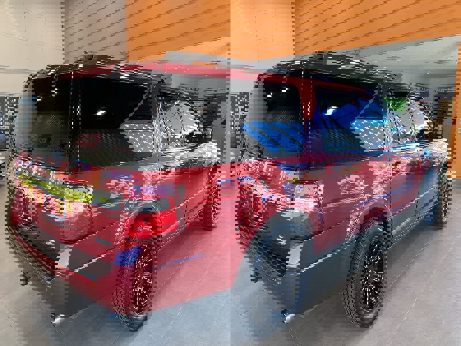 Used 2016 Ford Expedition EL Limited w/ Equipment Group 301A image 5