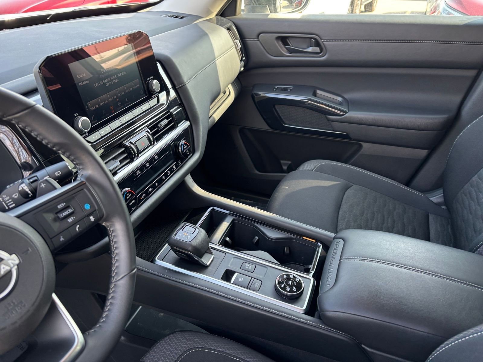 Used 2025 Nissan Pathfinder SV image 44