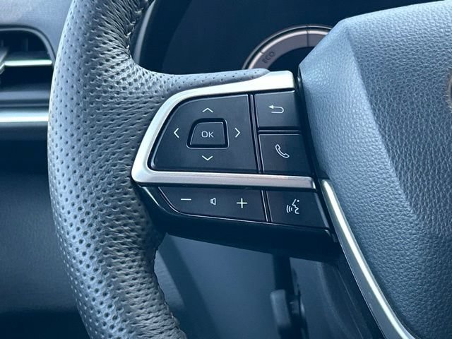 Used 2025 Toyota Sienna Platinum AWD/4WD image 47