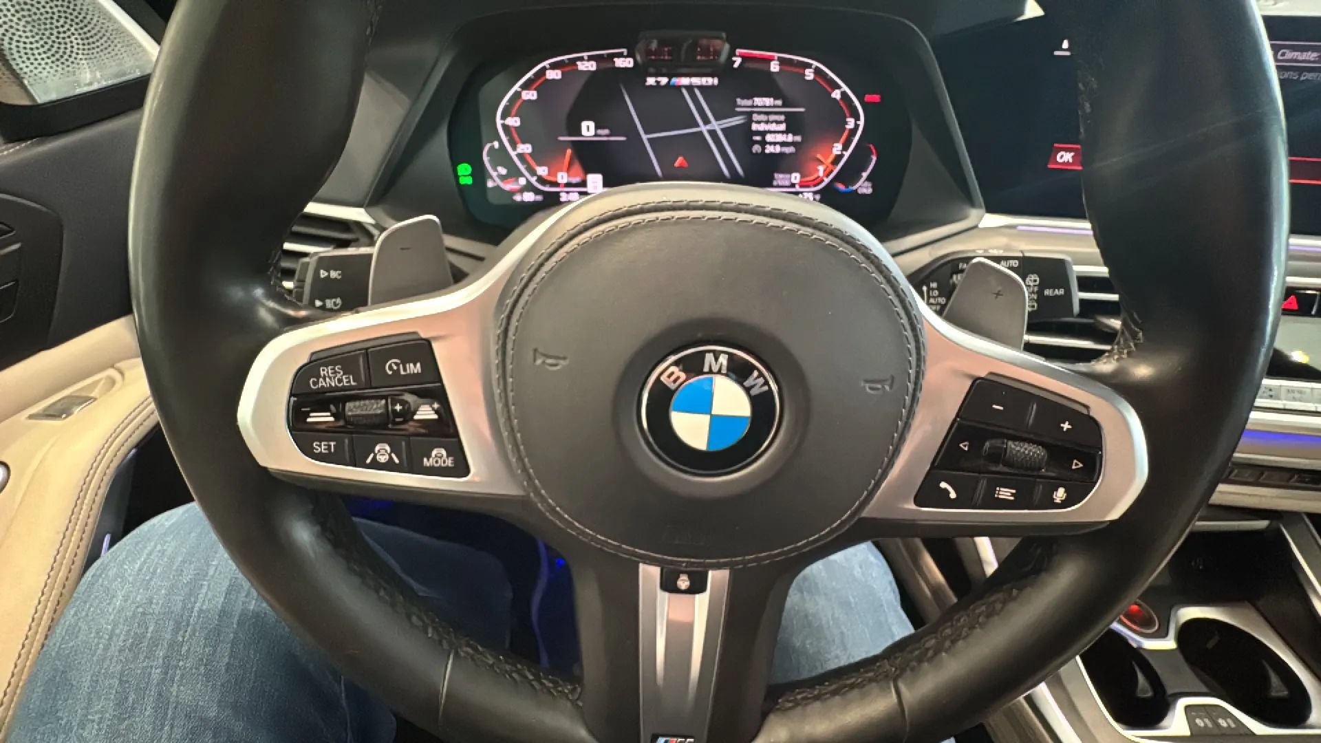 Used 2020 BMW X7 M50i w/ Dynamic Handling Package AWD/4WD image 33