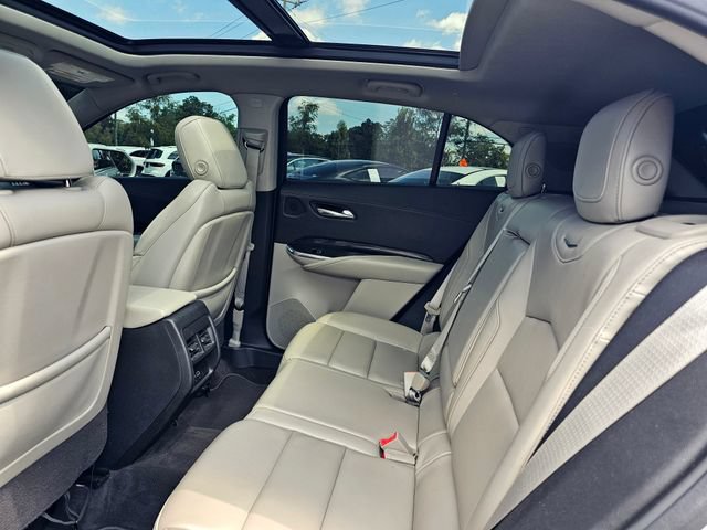 Used 2020 Cadillac XT4 Premium Luxury w/ Technology Package FWD image 23