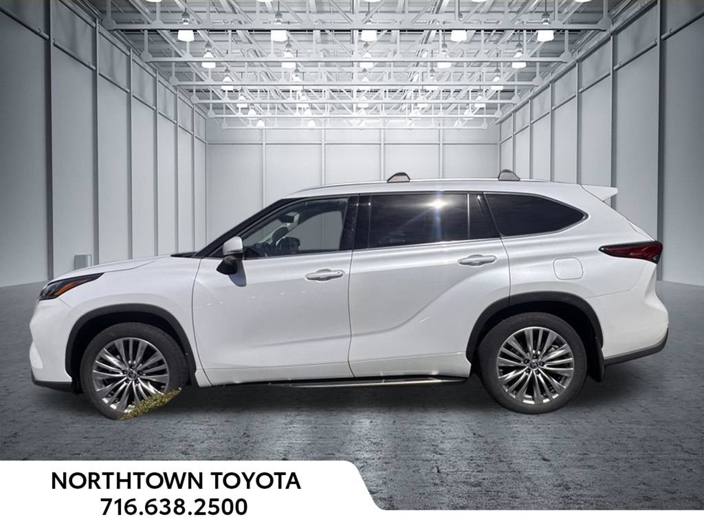 Used 2023 Toyota Highlander Platinum AWD/4WD image 3