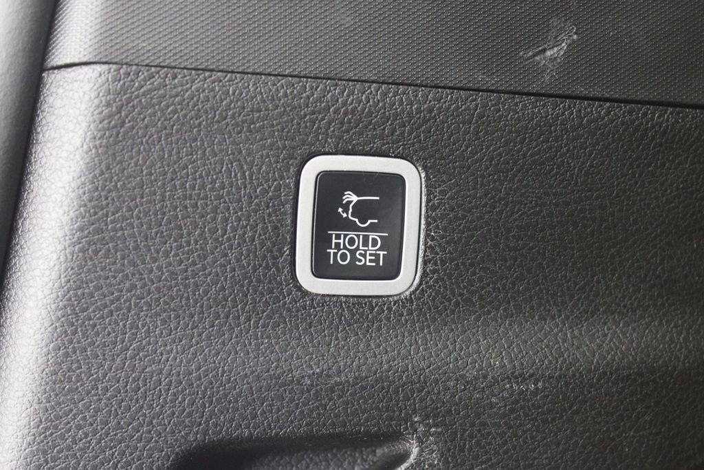 Used 2024 Jeep Wagoneer L Series II image 32