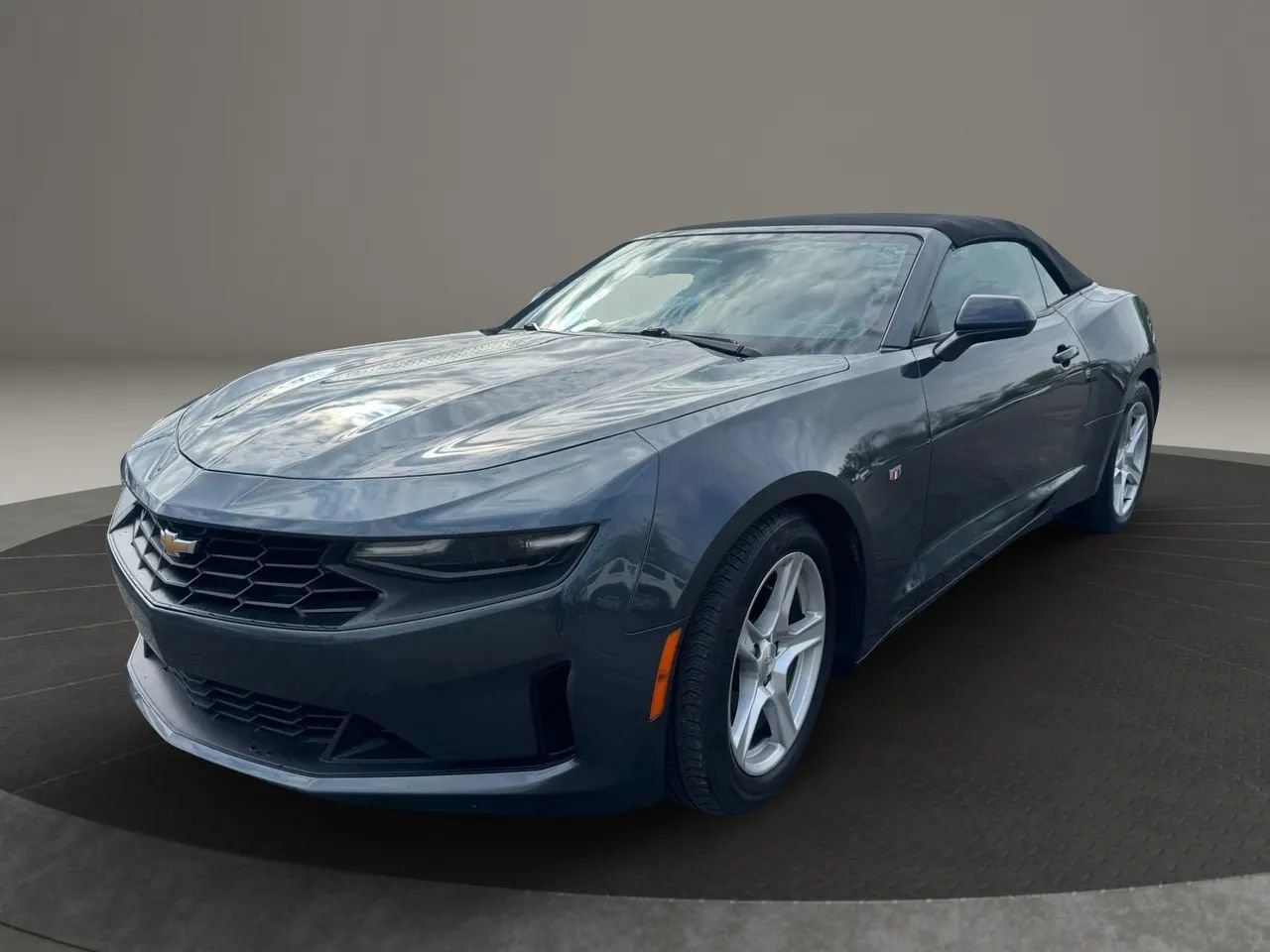 Used 2020 Chevrolet Camaro LT RWD image 1