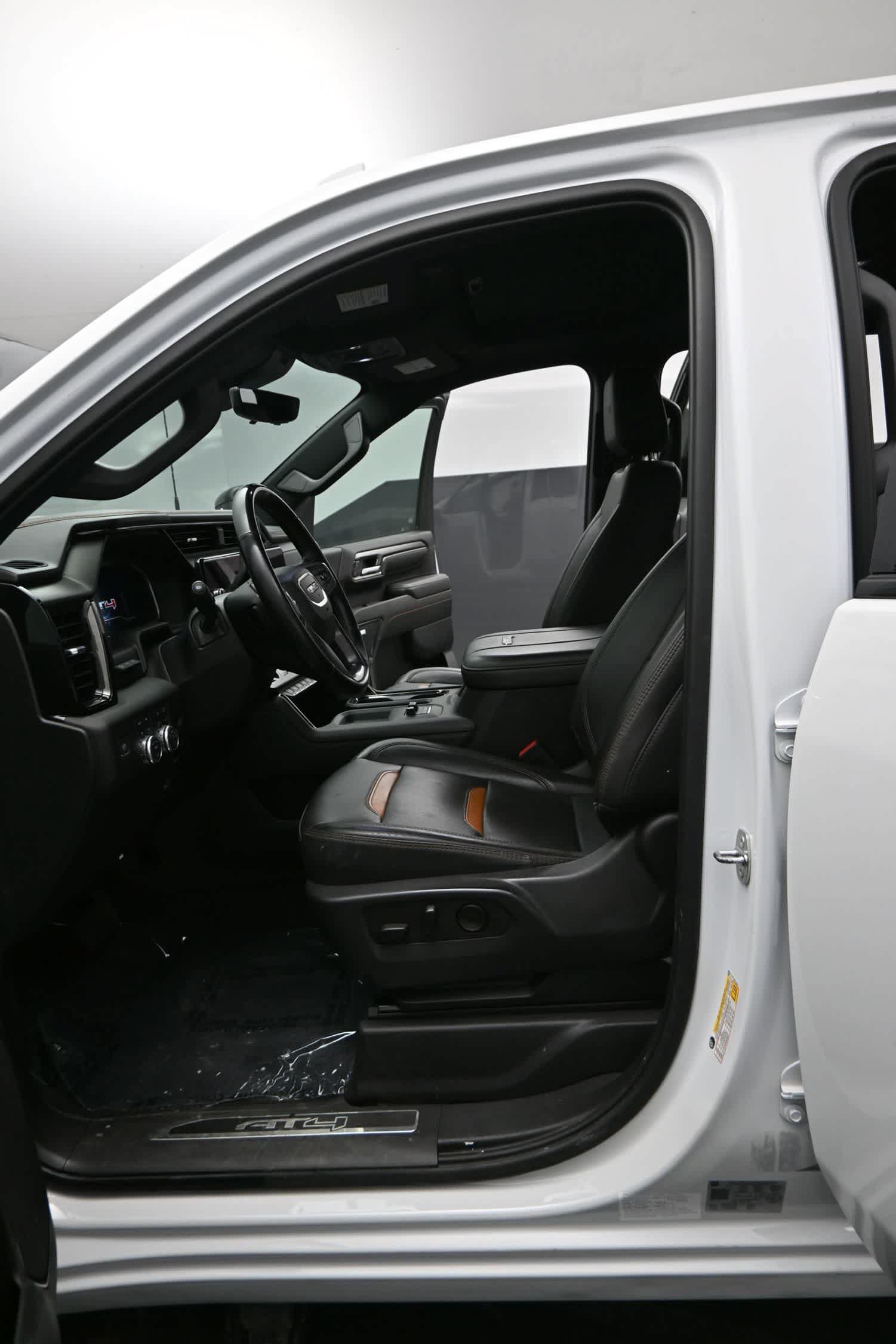 Used 2024 GMC Sierra 2500 AT4 w/ AT4 Premium Plus Package AWD/4WD image 56