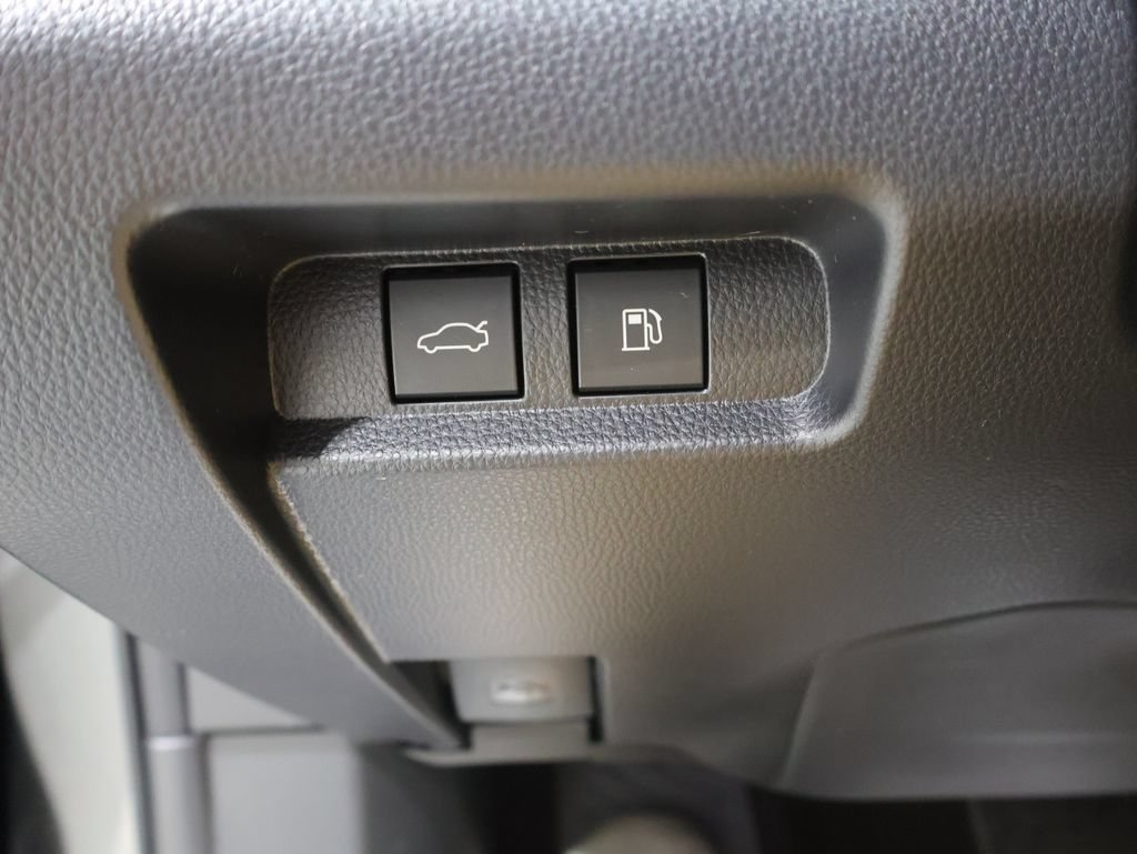 Used 2024 Toyota Crown AWD/4WD image 35