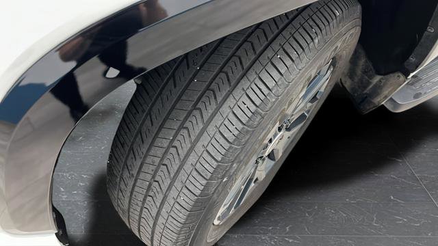 Used 2024 Toyota Sequoia Platinum AWD/4WD image 40