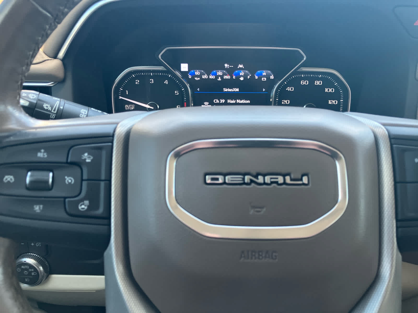 Used 2021 GMC Yukon Denali w/ Denali Premium Package RWD image 18