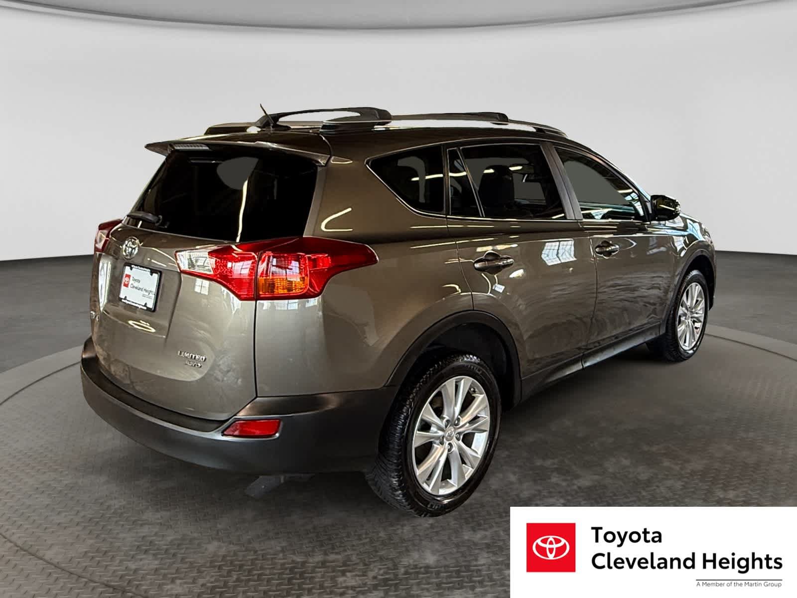 Used 2015 Toyota RAV4 Limited AWD/4WD image 5