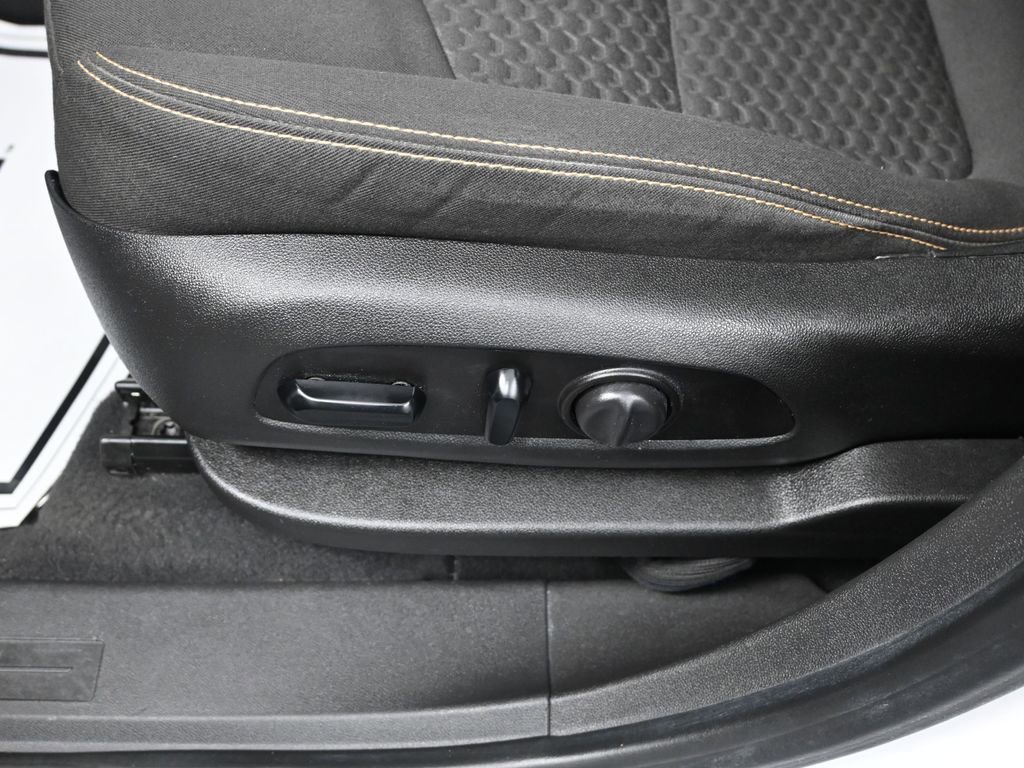 Used 2020 GMC Terrain SLE w/ Driver Convenience Package FWD image 12