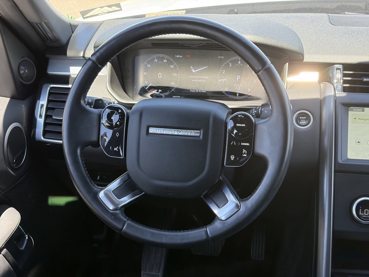 Used 2020 Land Rover Discovery Landmark AWD/4WD image 16