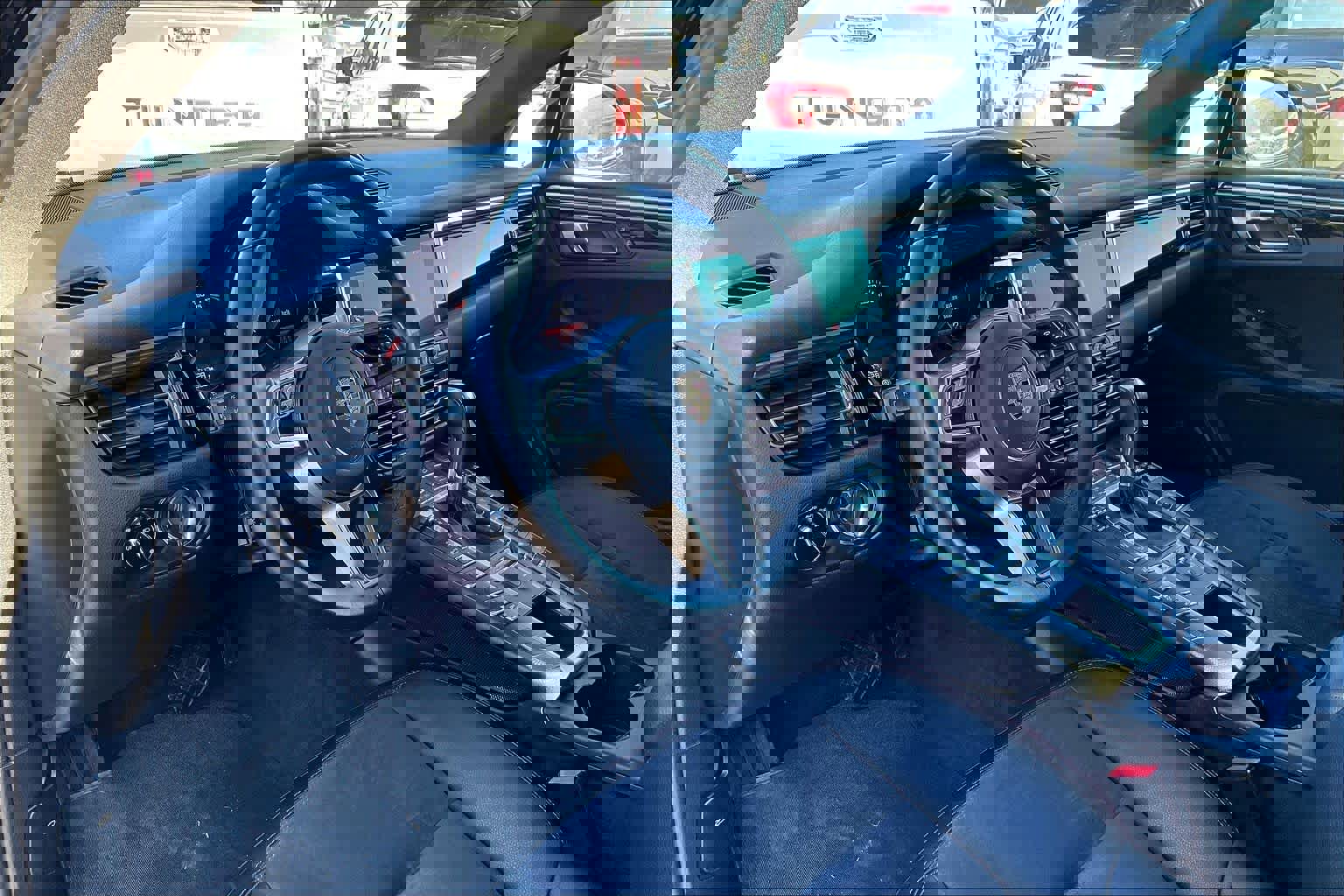 Used 2021 Porsche Macan image 31