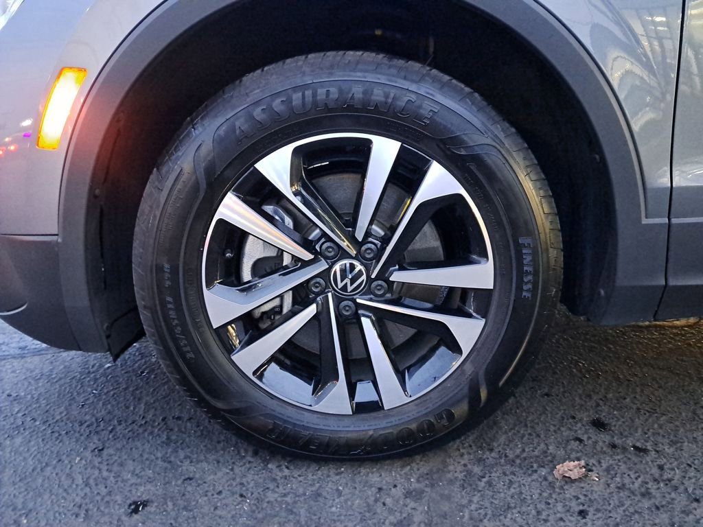 Used 2023 Volkswagen Tiguan S image 29