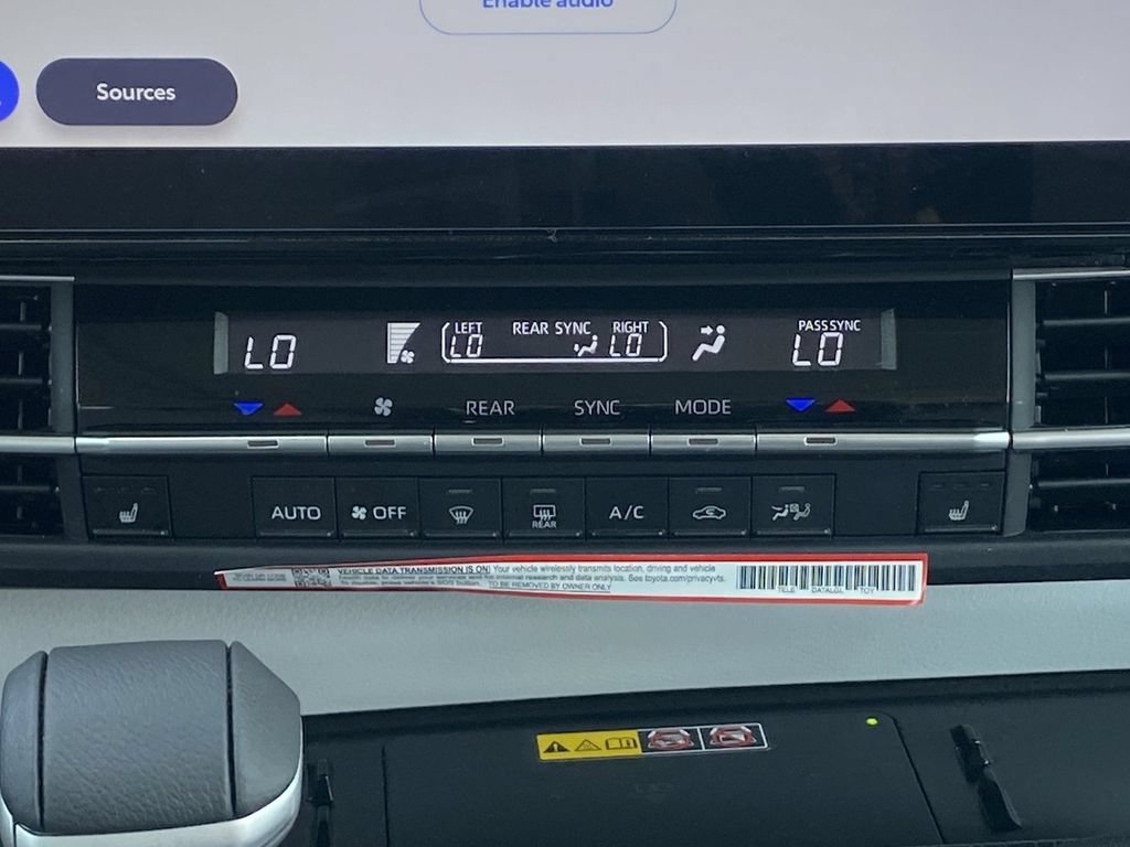 Certified 2026 Toyota Sienna XLE FWD image 28
