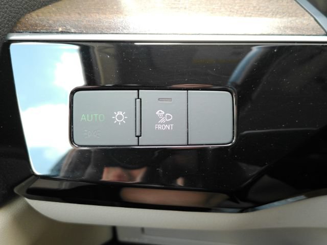 Used 2021 Audi e-tron Premium AWD/4WD image 39
