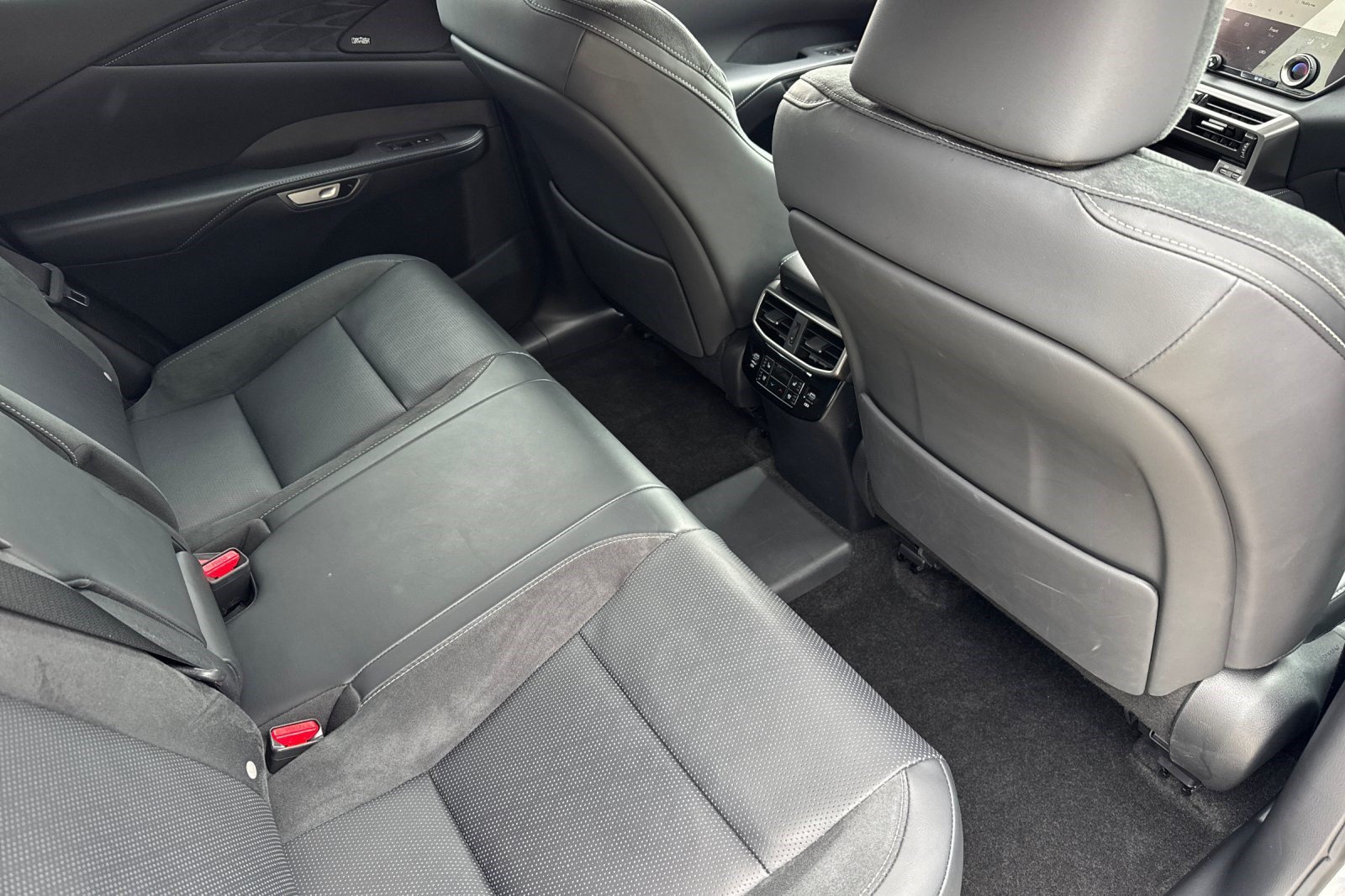 Certified 2024 Lexus RX 450h AWD w/ Convenience Package image 34