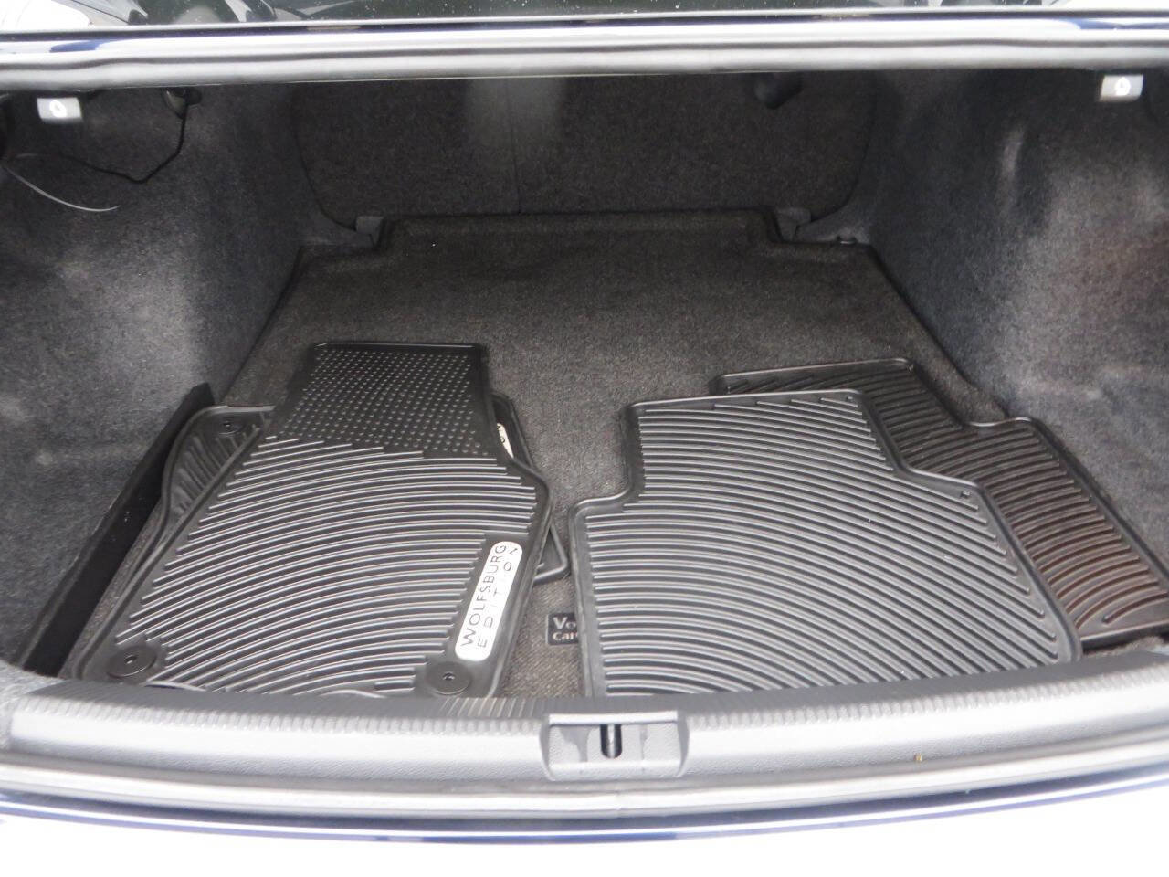 Used 2015 Volkswagen Passat 1.8T Wolfsburg Edition image 14