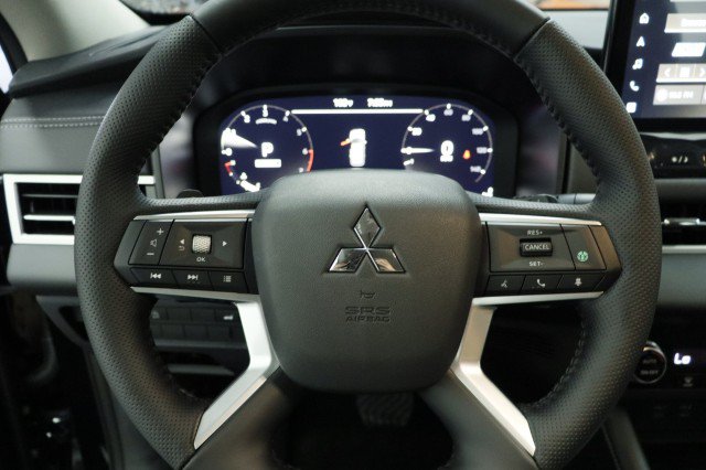New 2026 Mitsubishi Outlander SE FWD image 8
