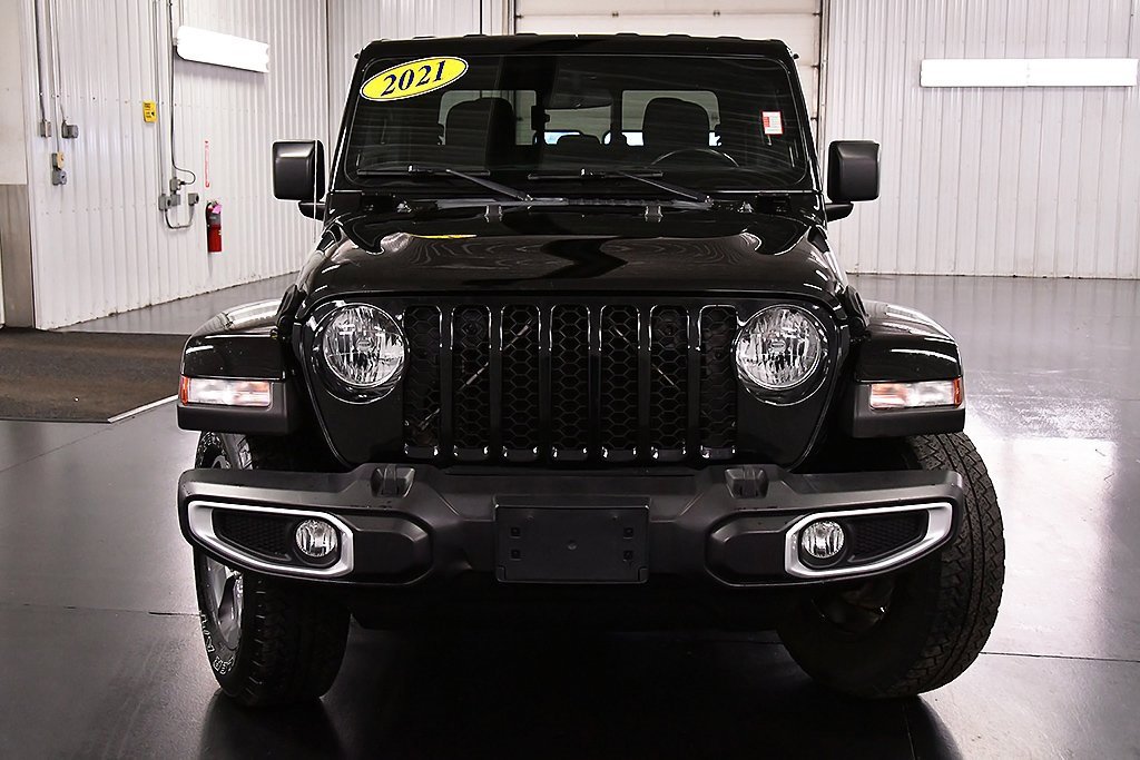 Used 2021 Jeep Gladiator Sport image 2