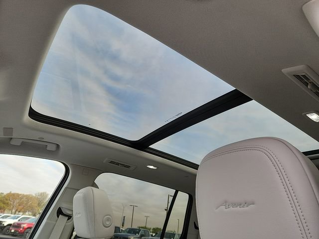 New 2026 Buick Enclave Avenir image 9