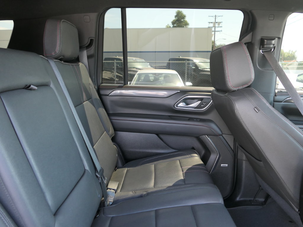 Used 2024 Chevrolet Suburban RST RWD image 23