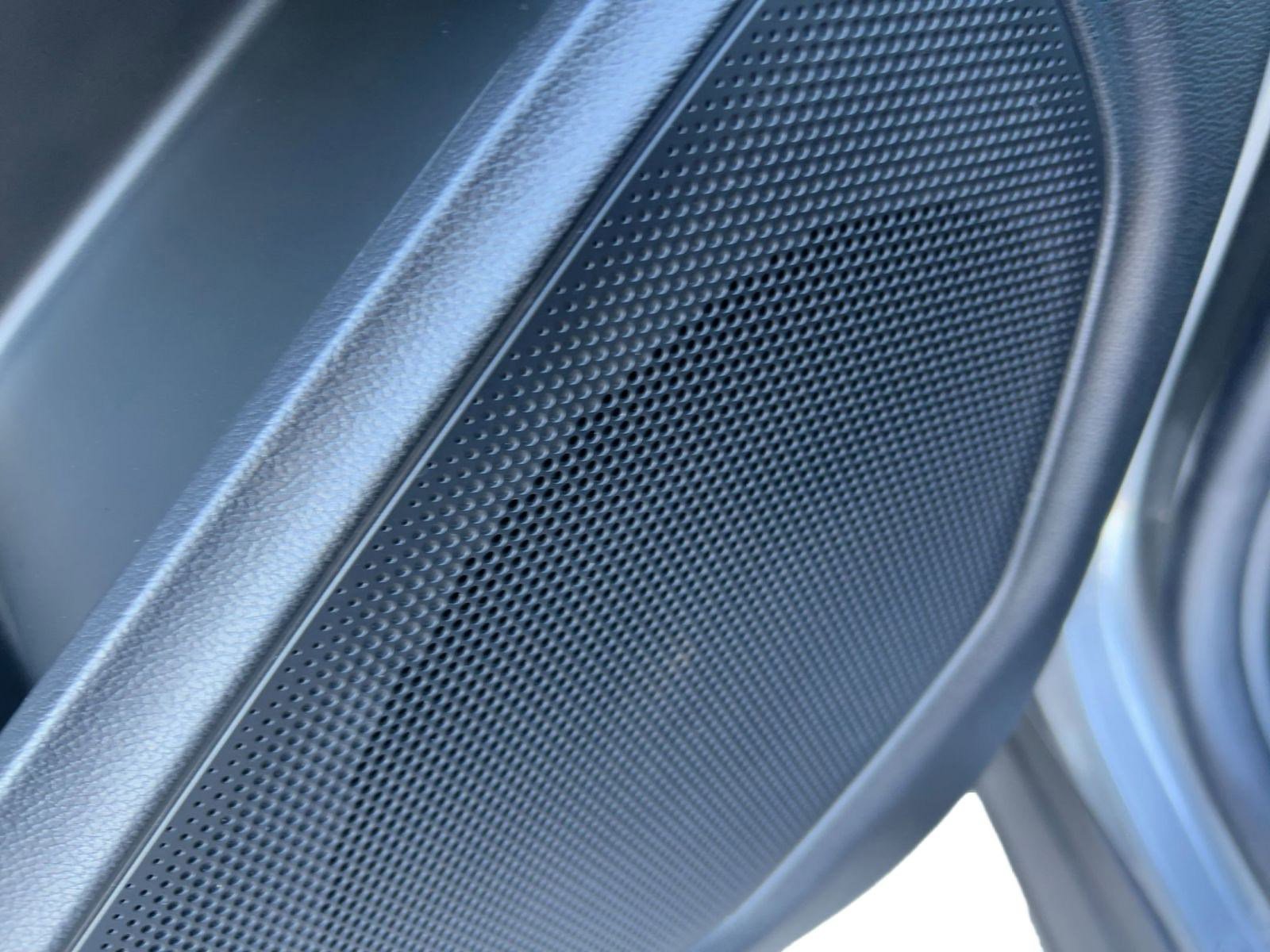 Used 2022 Ford Explorer XLT w/ Equipment Group 202A image 23