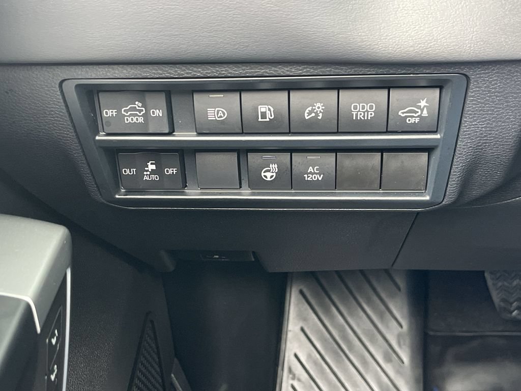 Used 2024 Toyota Tundra Platinum AWD/4WD image 17