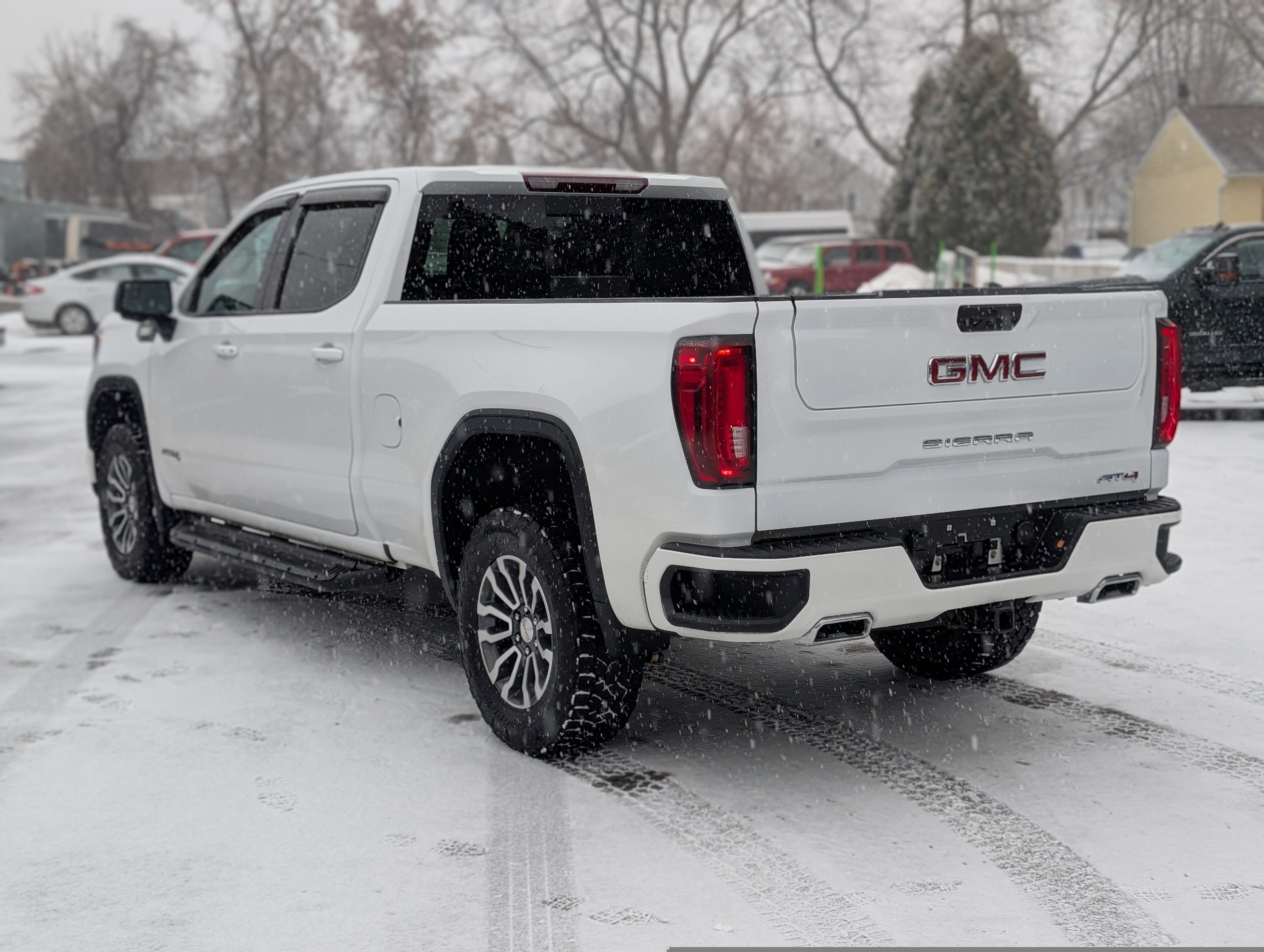 Used 2022 GMC Sierra 1500 AT4 w/ AT4 Preferred Package image 12