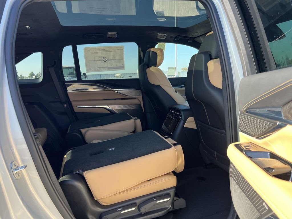 New 2025 Cadillac Escalade IQ Luxury 2 image 34