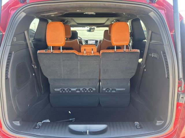New 2026 Chrysler Pacifica Pinnacle image 7