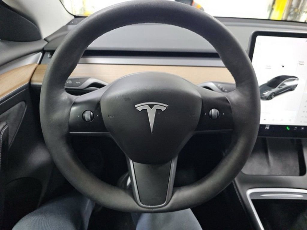 Used 2021 Tesla Model 3 Standard Range Plus image 15