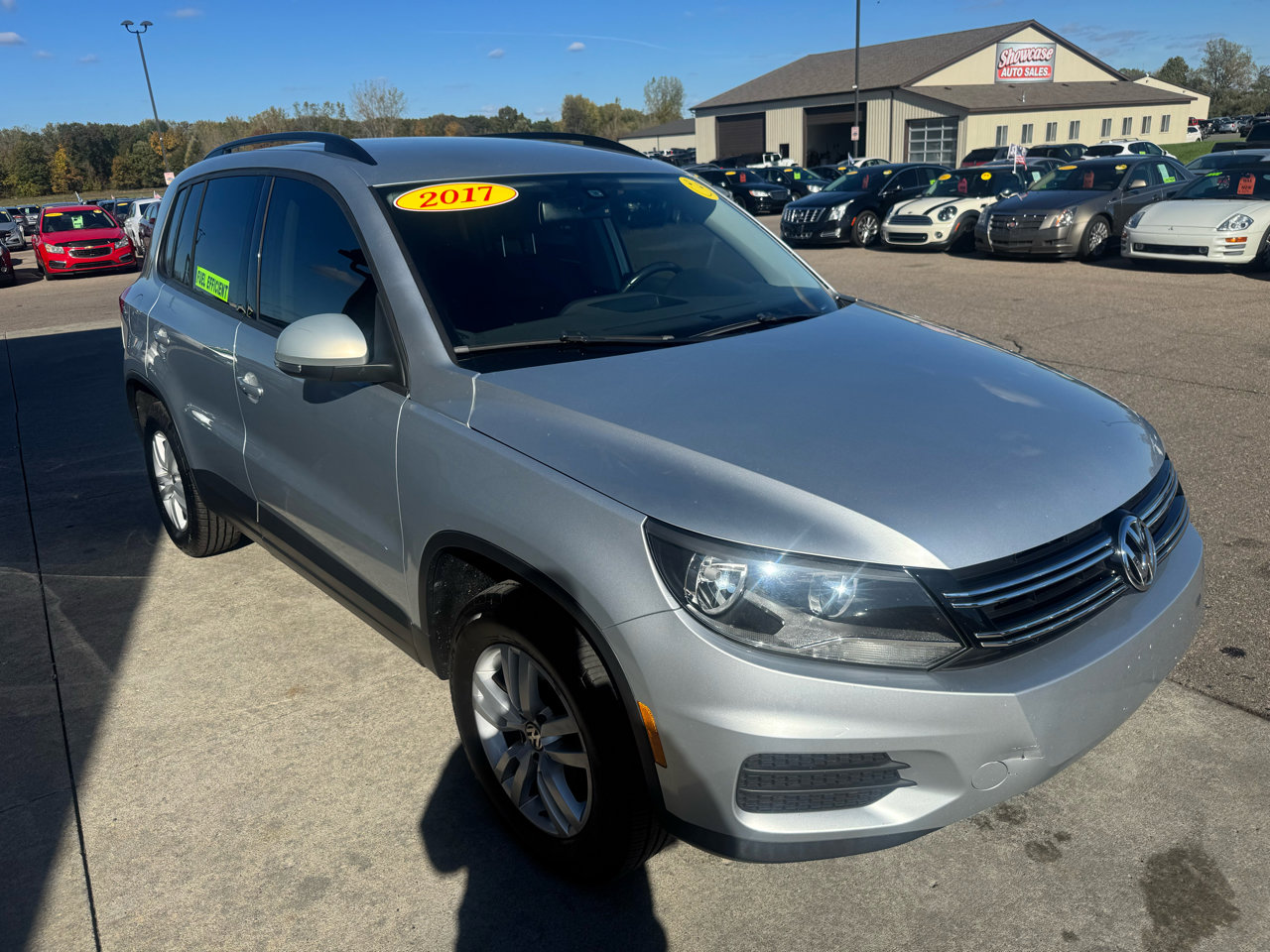 Used 2017 Volkswagen Tiguan S image 3