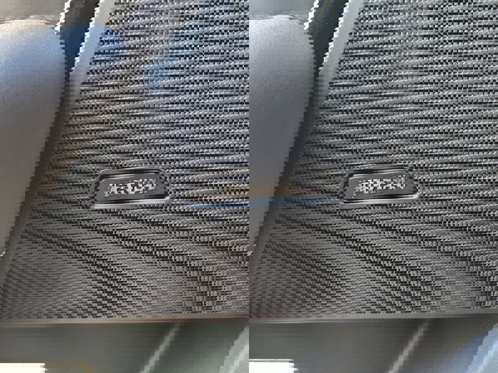 Used 2023 Land Rover Range Rover Velar R-Dynamic S image 10